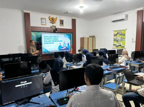Pusat Kegiatan Belajar Masyarakat (PKBM) Sangkanhurip, Kabupaten Bandung, menggelar Workshop Pengelolaan Pembelajaran Program Kesetaraan Tahun 2025