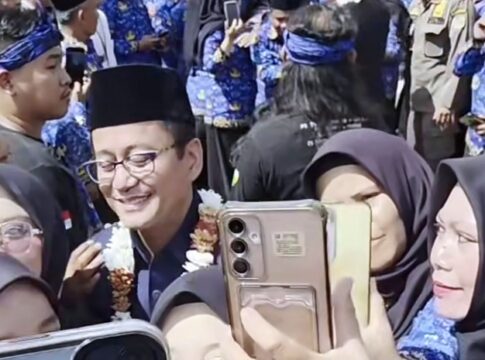 Bupati Tasikmalaya, H. Cecep Nurul Yakin resmi melarang perangkat daerah di Kabupaten Tasikmalaya mengangkat pegawai non-ASN baru di luar mekanisme resmi.