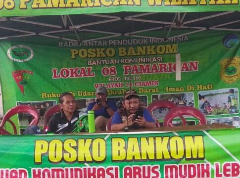 Ketpot: Anggota RAPI Pamarican Ciamis saat bertugas di posko pengamanan Nataru
