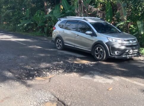 jalan batu karas berlubang@fokusjabar.id