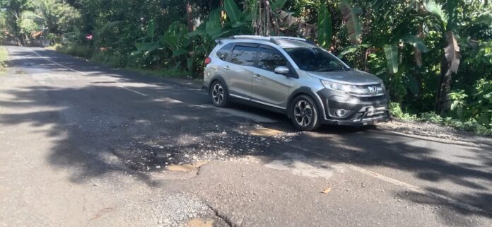 jalan batu karas berlubang@fokusjabar.id