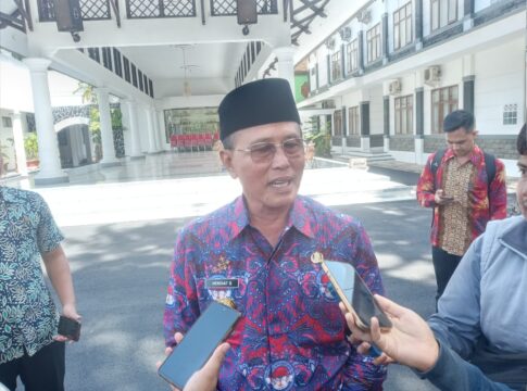 Bupati Ciamis Herdiat Sunarya