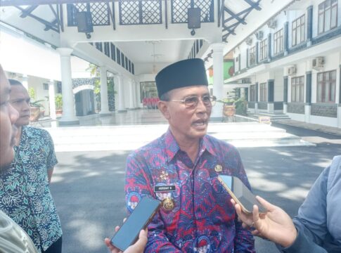 Bupati Ciamis Herdiat Sunarya