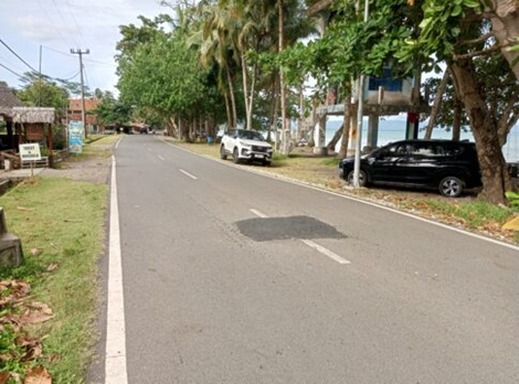 jalan berlubang pantai batu karas pangandaran@fokusjabar.id
