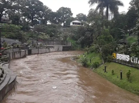sungai cikapundung fokusjabar.id