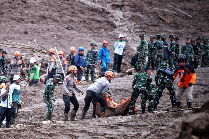 0c402dbb-9173-4efc-b4f7-cd015ac022ac Korban Longsor Cisarua KBB fokusjabar.id