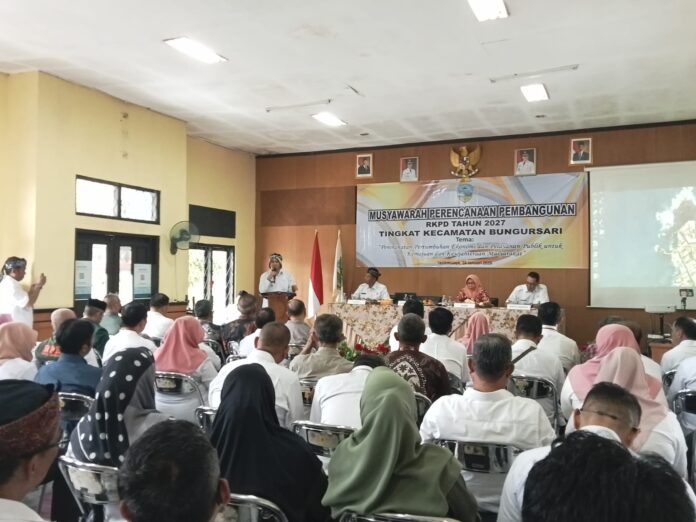 Ket foto : Musrenbang RKPD 2027 tingkat Kecamatan Bungursari Kota Tasikmalaya dibuka langsung Wakil Wali Kota Tasikmalaya Dicky Candra Negara (fokusjabar/Seda) Tasikmalaya, FOKUSJabar.id