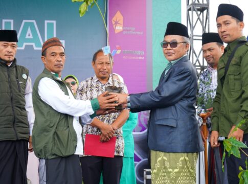 Keterangan Foto: Pelaksanaan Peringatan Hari Lahir (Harlah) NU yang dilaksanakan di Lapangan Desa Pasirwangi, Kabupaten Garut, Jum'at (23/1/2026).
