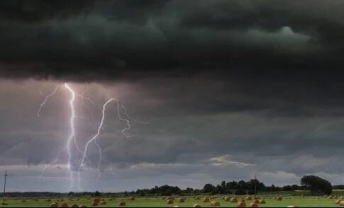 Cuaca ekstrem BMKG fokusjabar.id