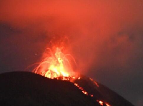 Gunung Ile Lewotolok fokusjabar.id