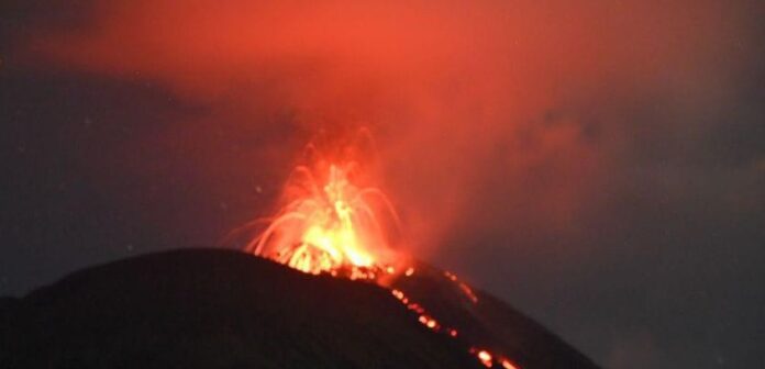 Gunung Ile Lewotolok fokusjabar.id