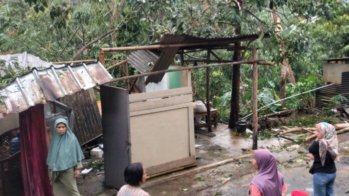 Ketpot: Dampak cuaca ektrim yang menerjang wikayah Desa Margajaya Sukadana Ciamis CIAMIS, FOKUSJabar.id