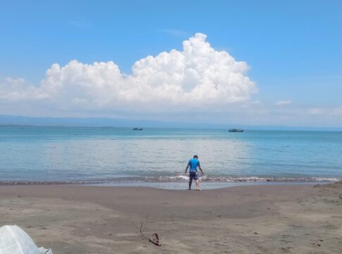 pantai batu karas pangandaran@fokusjabar.id)
