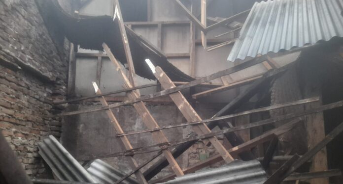 rumah nekuti ambruk fokusjabar.id