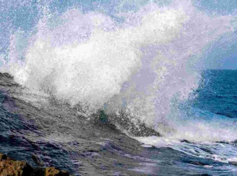 Gelombang Tinggi fokusjabar.id