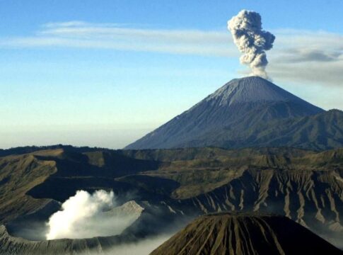 gunung semeru erupsi fokusjabar.id