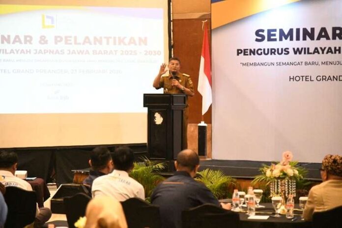 Wagub Jabar Erwin saat menghadiri pelantikan Pengurus Wilayah Japnas Jabar periode 2025–2030 di Hotel Grand Preanger, Kota Bandung Bandung, FOKUSJabar.id