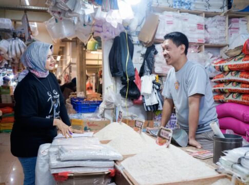 bjb Sambang Pasar Perkuat Peran Pedagang sebagai Penggerak Ekonomi Lokal