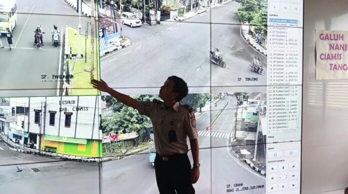 Ketfot: ATCS DIshub Ciamis disiapkan untuk memantau arus mudik lebaran tahun 2026 CIAMIS, FOKUSJabar.id