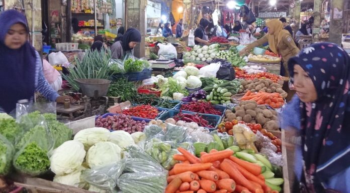 Ketpot: Harga Cabe rawit hijau di pasar Manis Ciamis harganya mulai merangkak naik Ciamis, FOKUSJabar.id