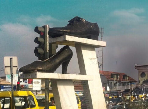 Tugu Sepatu Cibaduyut fkusjabar.id