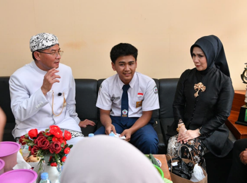 Terharu dan Bangga Melihat Semangat Ihsan, Wagub Jabar Jamin Sekolahnya Tetap Berlanjut