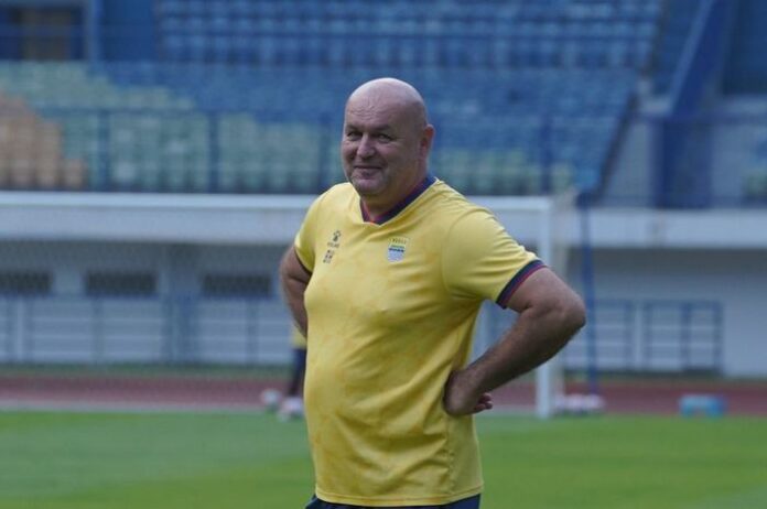Bojan Hodak PSIM fokusjabar.id