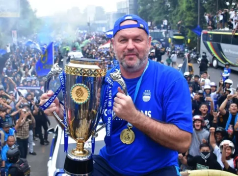 Persib bandung pelatih fokusjabar.id