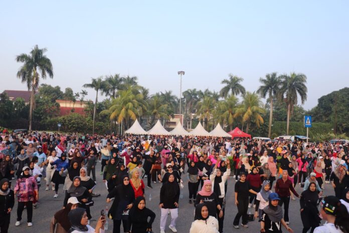 Car Free Day (CFD) tematik yang digelar Pemerintah Kabupaten Bekasi melalui Dinas Lingkungan Hidup (DLH) di kawasan Jalan Cikarang Baru Raya hingga Stadion Wibawamukti mendapat sambutan antusias dari masyarakat, Minggu (28/6/2026). Sumber Gambar: bekasikab.go.id BEKASI, FOKUSJabar.id