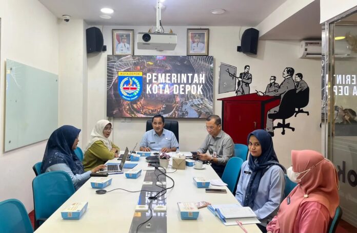 Rakor Satgas Percepatan Program MBG Kota Depok secara virtual zoom meeting di Ruang DeCOR lantai 5 Balai Kota, Selasa (30/06/26). Sumber Gambar: depok.go.id DEPOK, FOKUSJabar.id