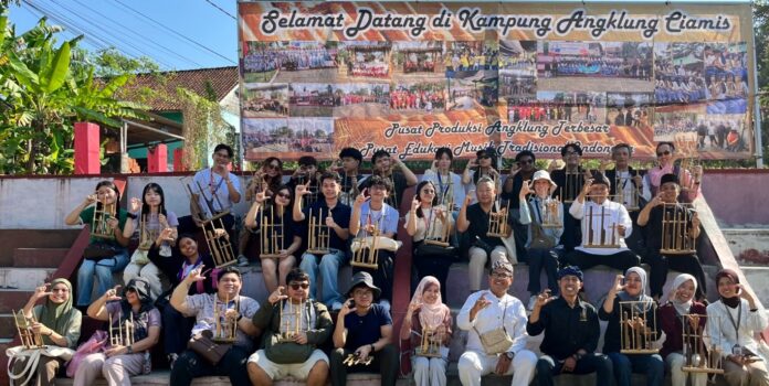 Kampung Angklung Ciamis fokusjabar.id