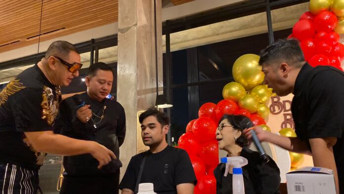 Kenalkan Dokter Spesialis Telinga Unik, Bos Koi Hartono Soekwanto Ajak Irfan Hakim Intip Terapi Dr. Veronica Janty BANDUNG, FOKUSJabar.id