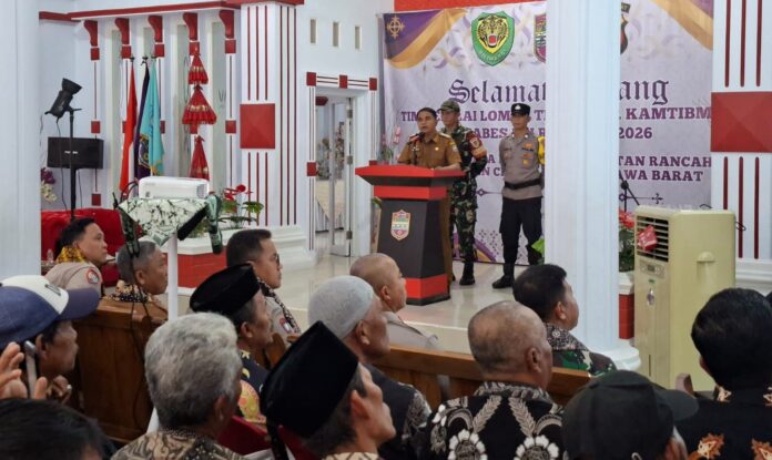 Ketpot : Kades Rancah Kabupaten Ciamis saat mendapatkan tiga pilar CIAMIS, FOKUSJabar.id