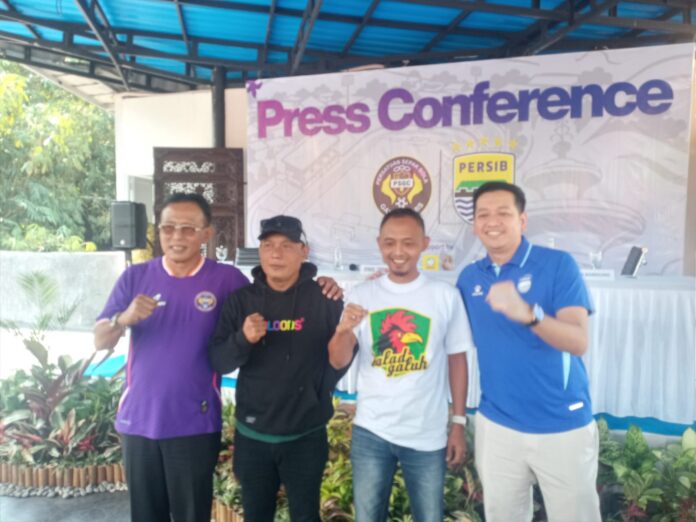 CEO PSGC Ciamis, Herdiat Sunarya, Ketua Viking Galuh, TeBe,, Ketua Balad Galuh Ciamis dan Deputy CEO PT Persib Bandung Bermartabat Adhitia Putra Herawan CIAMIS, FOKUSJabar.id