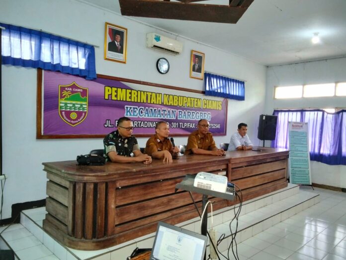 Ketfot: Sosialisasi Portal Perlinsos di Aula Kecamatan Baregbeg Ciamis CIAMIS, FOKUSJabar.id