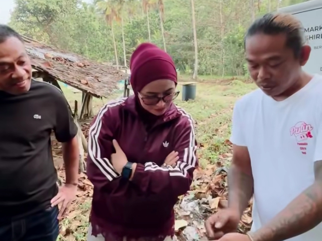 Poto; bupati Pangandaran saat meninjau langsung ke lokasi Papan Tanah SHM di Sempadan Pantai Madasari Pangandaran, FOKUSJabar.id