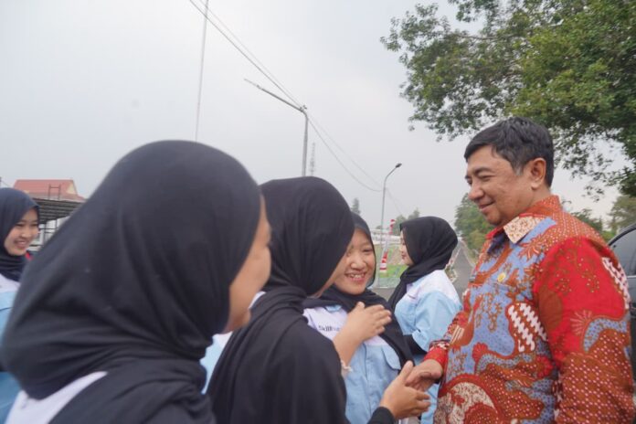 ad0b7c67-4015-4fc1-8f6a-c4d2b1e0c8e5 Bupati Garut fokusjabar.id