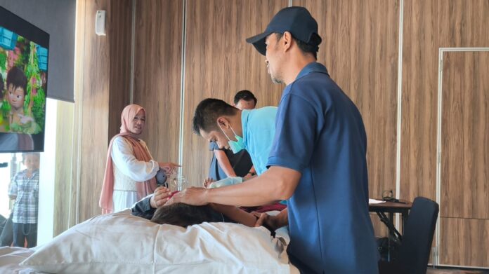 Poto: Suasana sunatan masal di hotel Grand Palma Pangandaran By Horison Pangandaran, FOKUSjabar.id