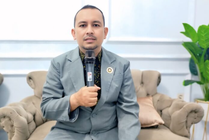 Ketua Pengurus Cabang Ikatan Apoteker Indonesia (IAI) Kabupaten Tasikmalaya apt. Sridana, S.Farm., M.M., menyatakan perang terhadap obat ilegal dan OOT. Tasikmalaya, FOKUSJabar.id