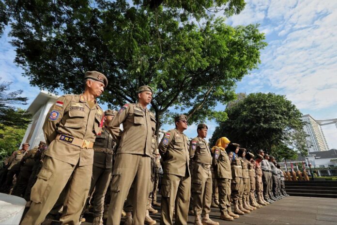Satpol PP Kota Bandung memperketat pengawasan ruang publik. Reklame yang melanggar aturan hingga PKL yang menggunakan trotoar menjadi sasaran patroli dan penertiban untuk menjaga ketertiban serta estetika Kota Bandung -Ist- (FokusJabar.id/Yusuf Mugni) BANDUNG, FOKUSjabar.id