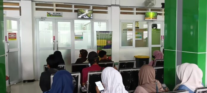 Ketpot : Sejumlah warga saat mendatangi klinik jantung RSUD Kabupaten Ciamis CIAMIS,FOKUSJabar.id