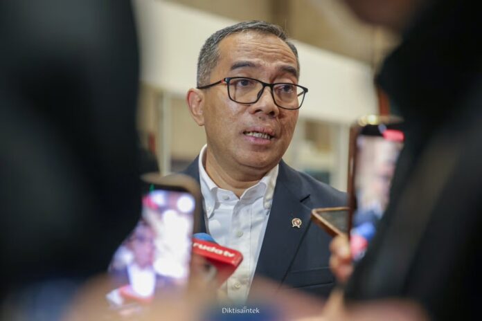 Sumber Gambar: Kemdiktisaintek Menteri Pendidikan Tinggi, Sains, dan Teknologi (Mendiktisaintek), Brian Yuliarto. NASIONAL, FOKUSJabar.id