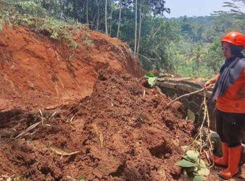 Tebing selacai Longsor fokusjabar.id
